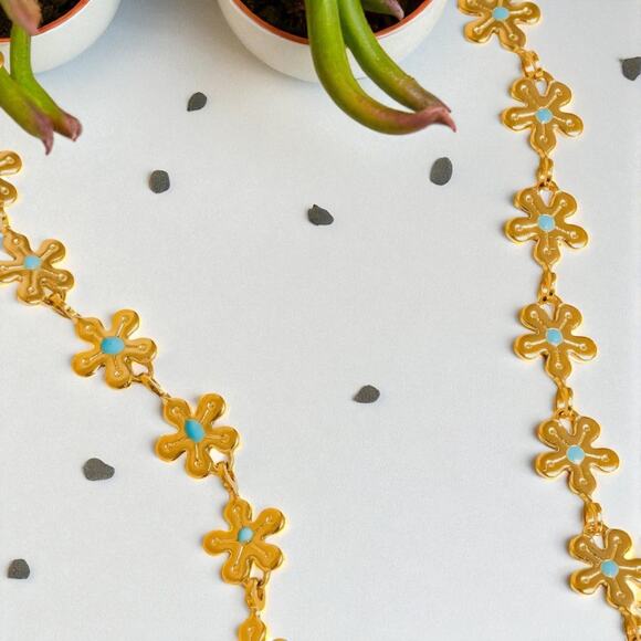 18K Gold Plated Daisy Choker - Non-Tarnish - Picture 9 of 9